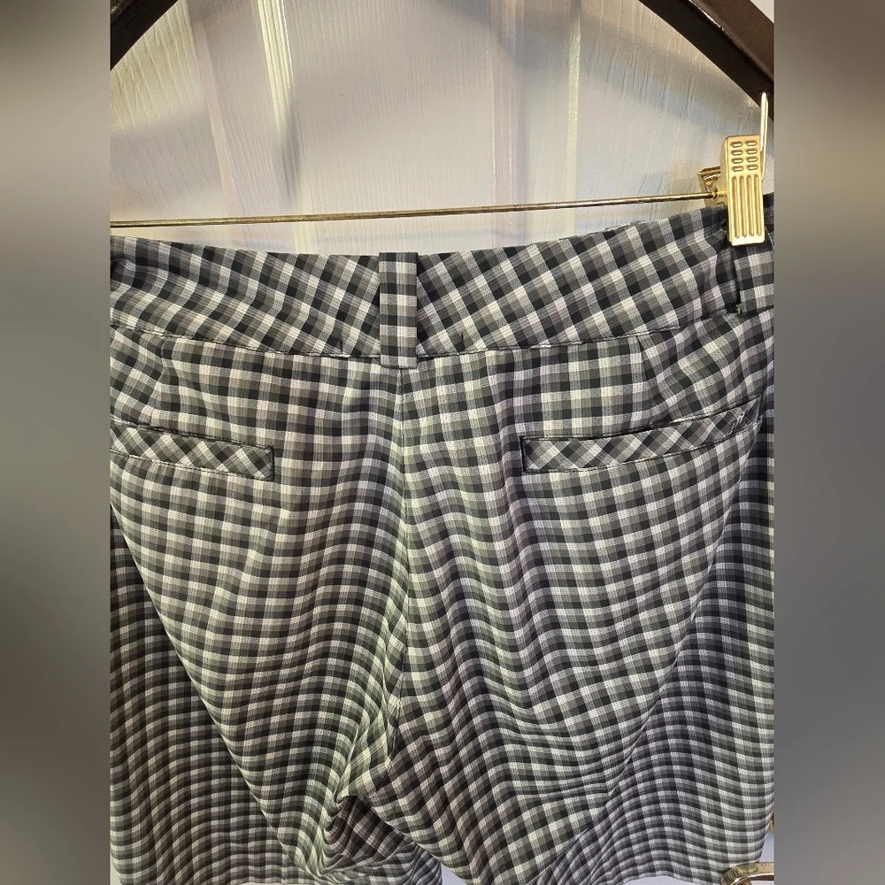 Nike Golf Dri Fit Women's Shorts Plaid Green Gray Size 12 - Picture 7 of 17